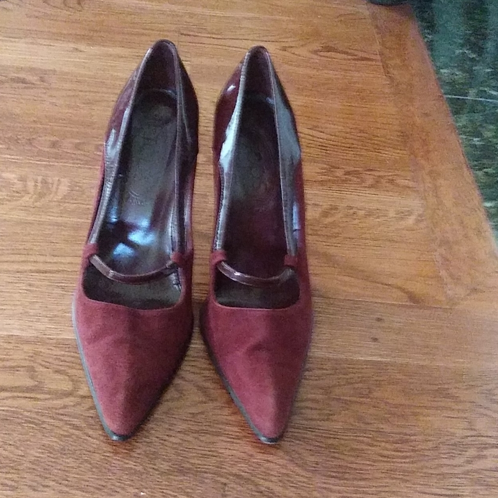 Tod's burgundy patent & suede pumps